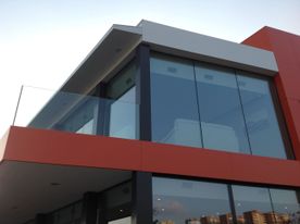 Alue pistas de padel edificio